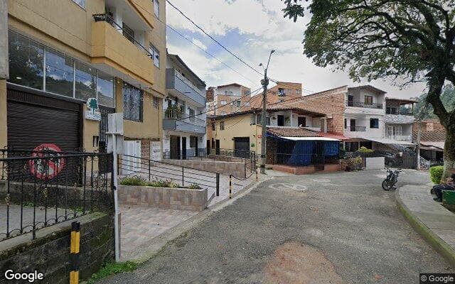 Vista de calle: Apartamento en Calle 117a Sur 51 - 39, Piso 1 Local, Ed. Villa fuerte P.H., municipio de Caldas, Antioquia; Carrera 51b 117a Sur 18, barrio Bellavista, Ed. Villa fuerte P.H., Piso 5 apto 505
