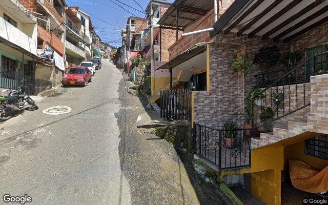 Vista de calle: Inmueble en Robledo Aures