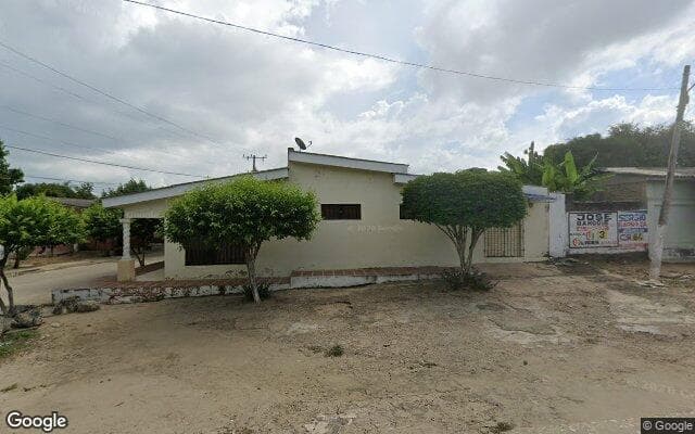 Vista de calle: Casa en Manatí