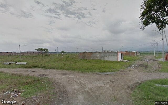 Vista de calle: Inmueble en Bosques de Guayacanes