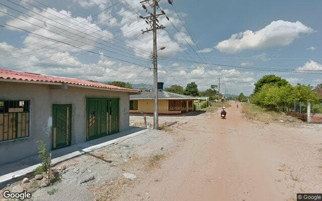 Vista de calle: Casa en La Glorieta