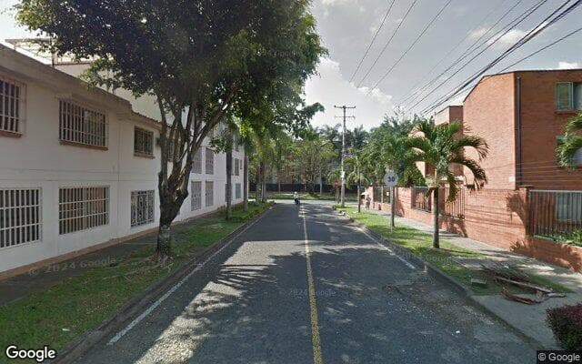Vista de calle: Parqueadero en La Hacienda