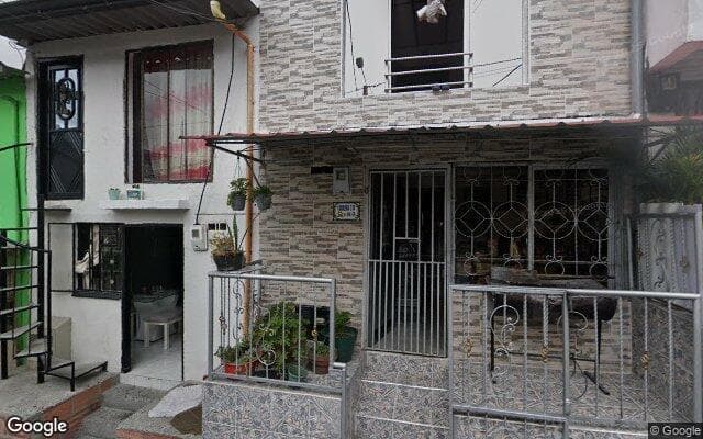 Vista de calle: Casa en Carrera 2D No.48C-58 Manzana G Unifamiliar 35 Urbanización Abierta Altos de Santa Ana Manizales