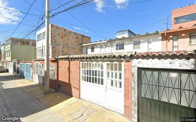 Casa en CALLE 72 A No 101-37 DE BOGOTA