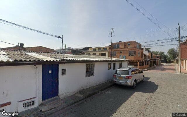 Vista de calle: Casa en Cota