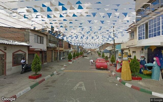 Vista de calle: Inmueble en Simón Bolívar