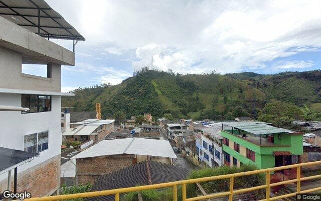 Vista de calle: Casa en Absalón Fajardo